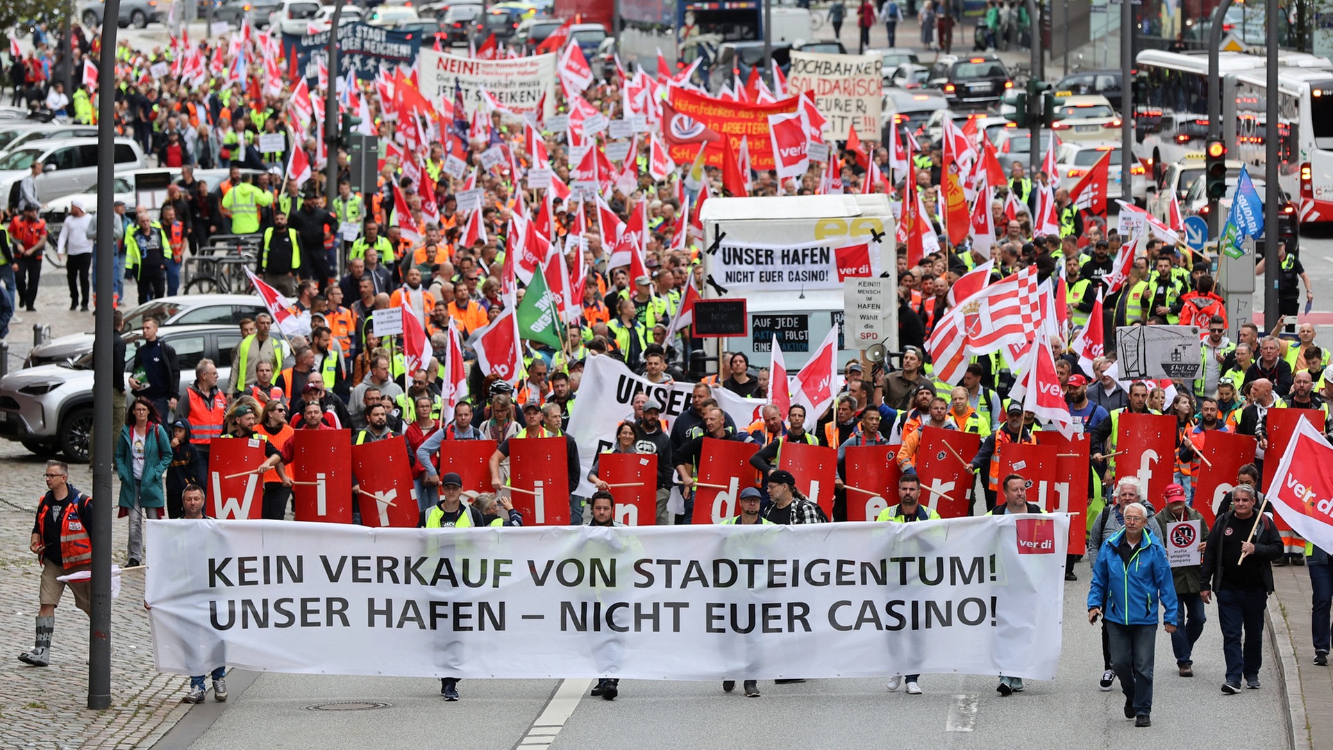 Demonstration im Hafen „Stoppt die Privatisierung“